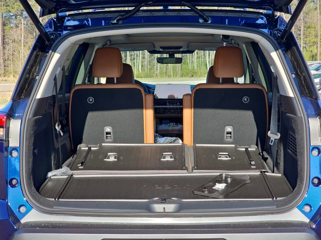 New 2026 Nissan Pathfinder Platinum image 16
