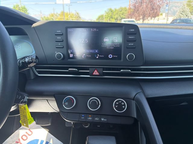 Used 2024 Hyundai Elantra SE FWD image 18