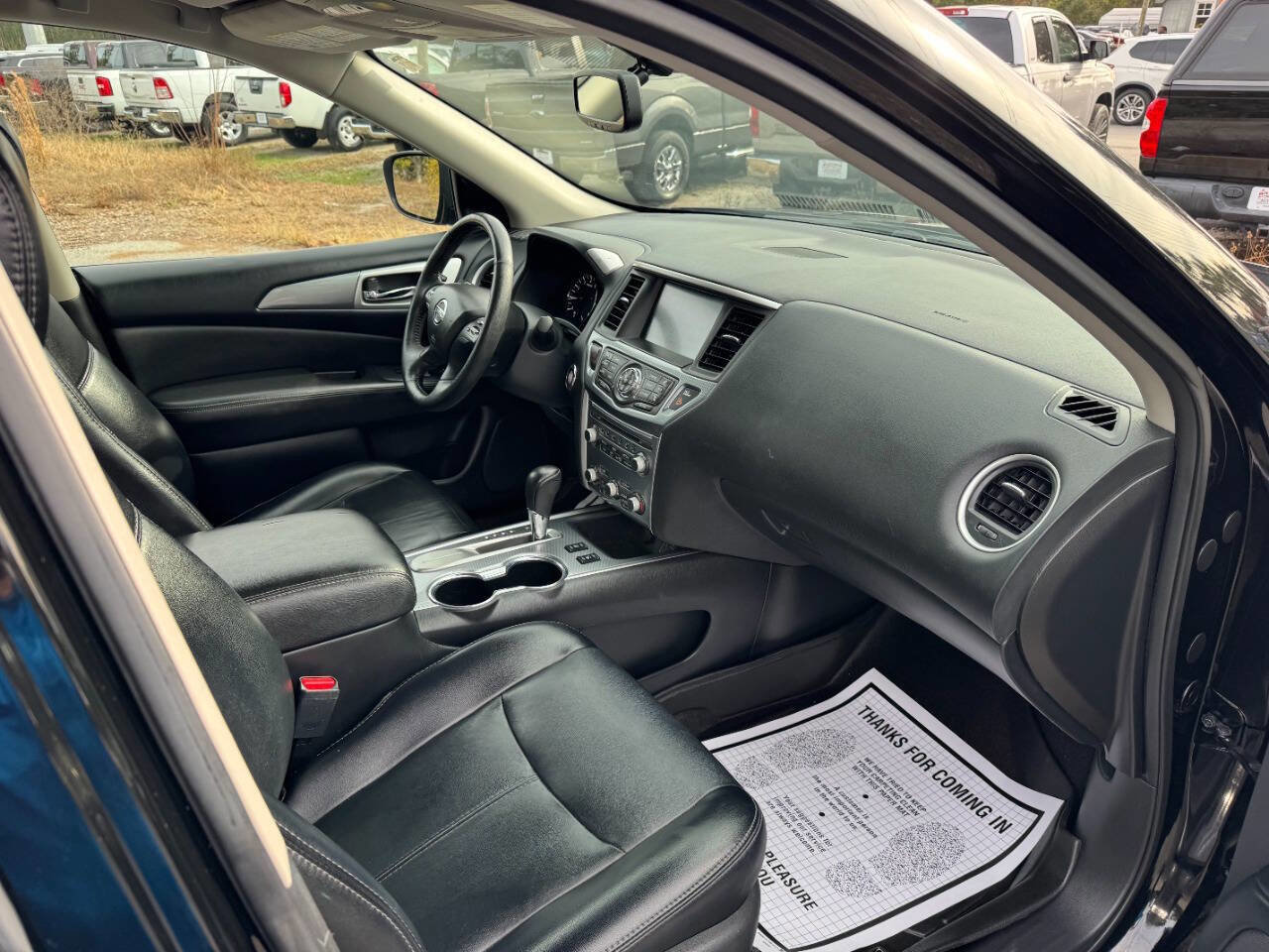 Used 2018 Nissan Pathfinder SL image 16