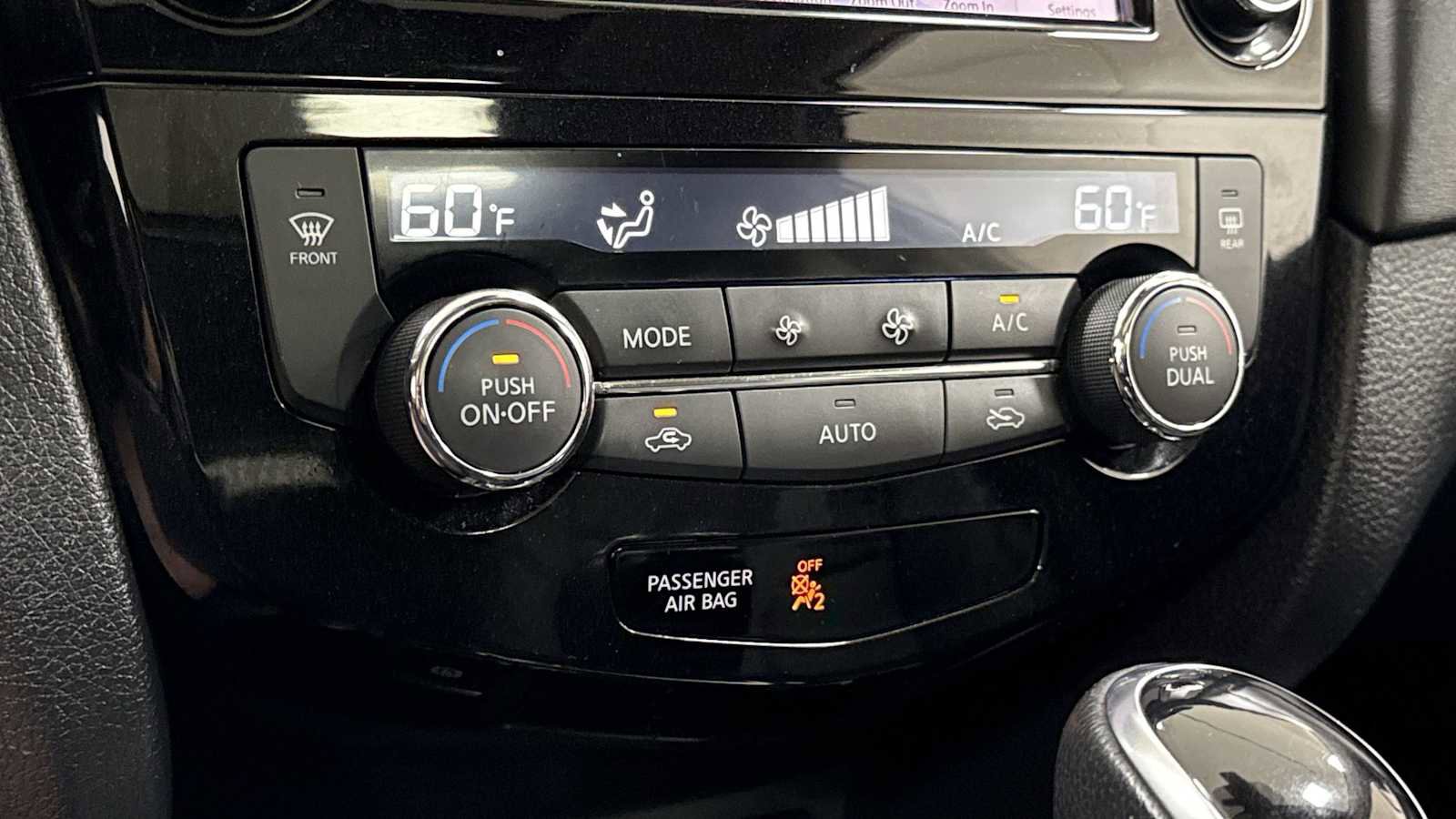 Used 2020 Nissan Rogue SL w/ Premium Package image 21