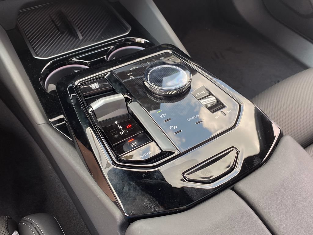 New 2027 BMW 530i xDrive w/ M Sport Package AWD/4WD image 33