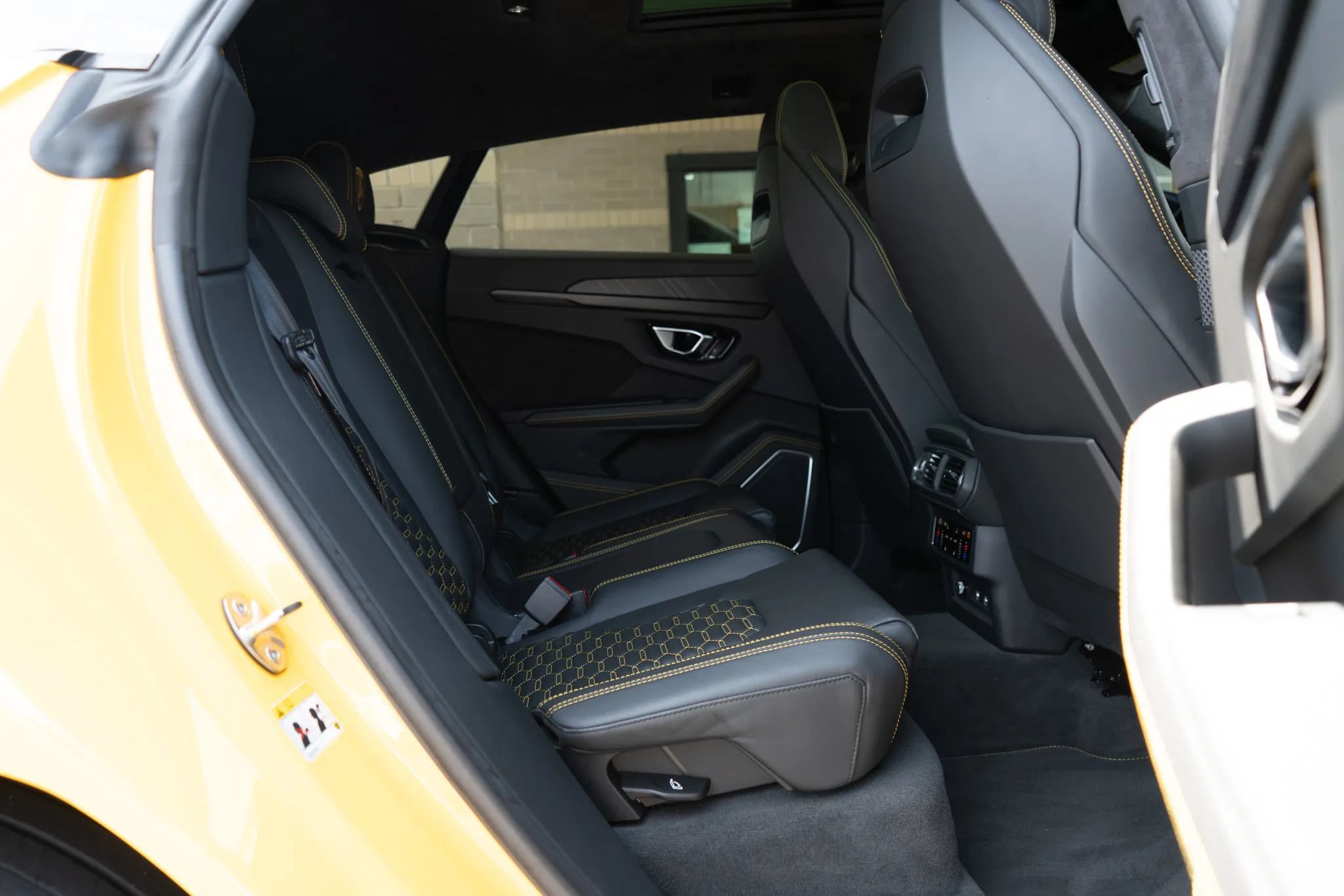 Used 2021 Lamborghini Urus AWD/4WD image 60