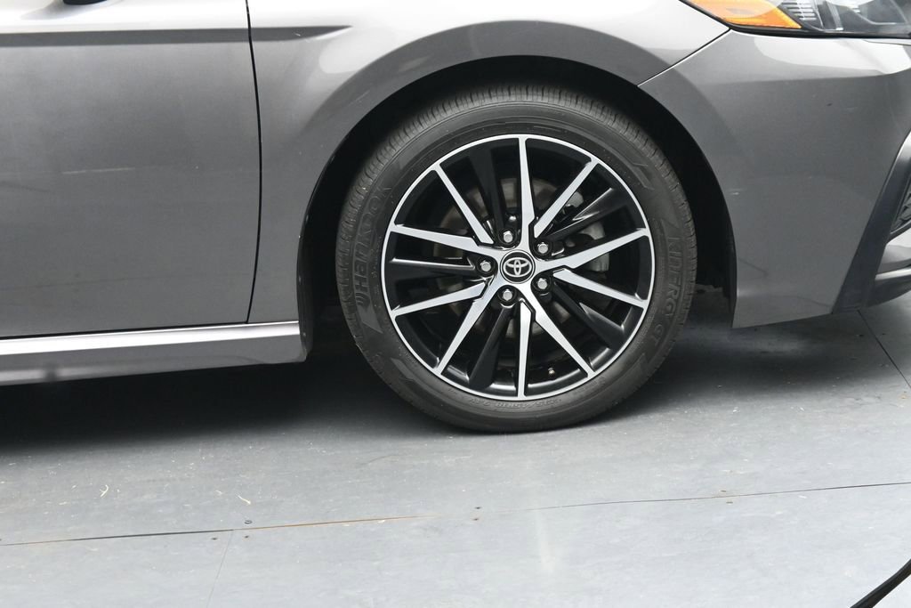 Used 2021 Toyota Camry SE FWD image 11