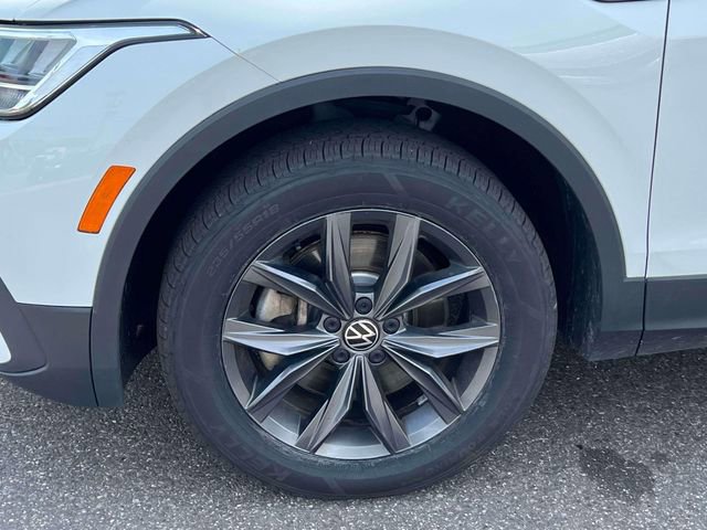 Used 2024 Volkswagen Tiguan SE FWD image 18