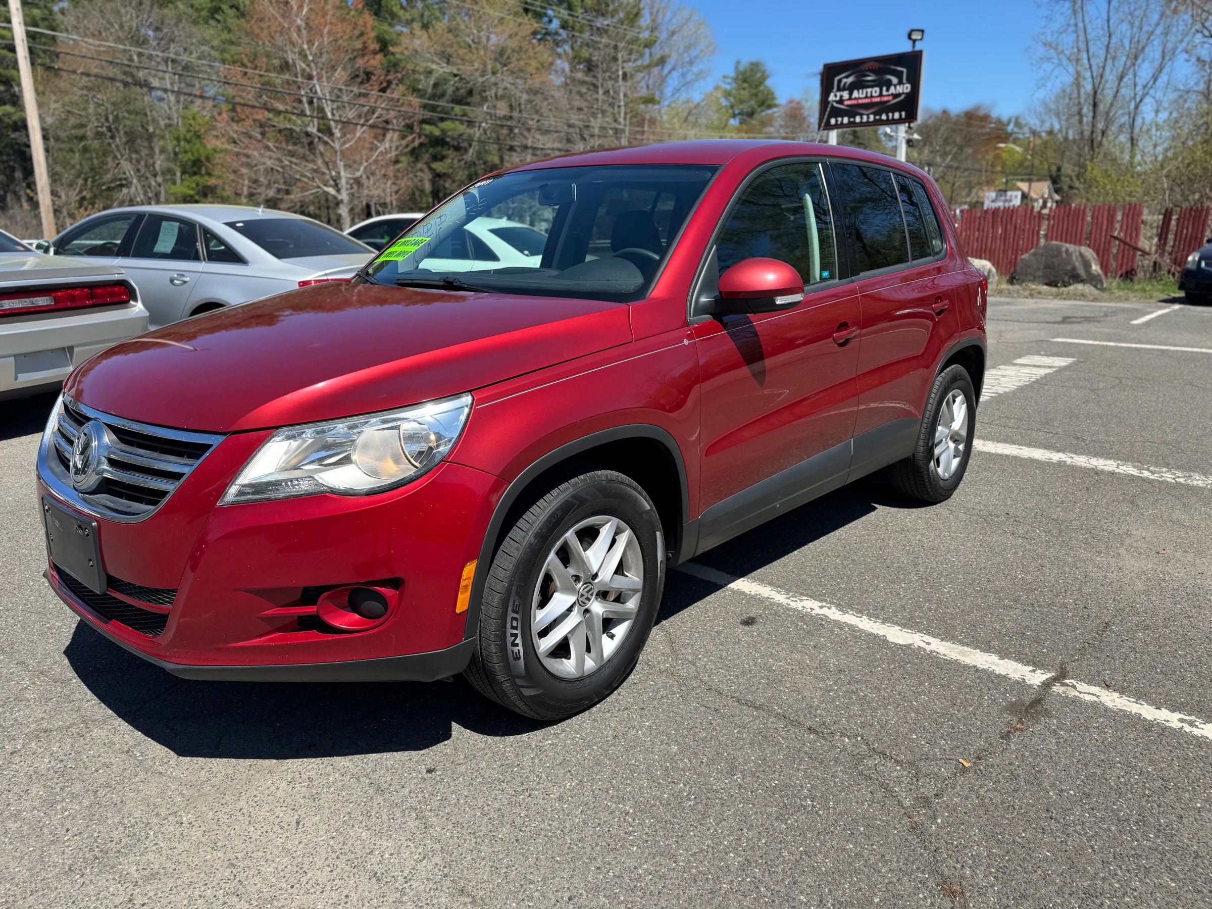 Used 2011 Volkswagen Tiguan S image 7