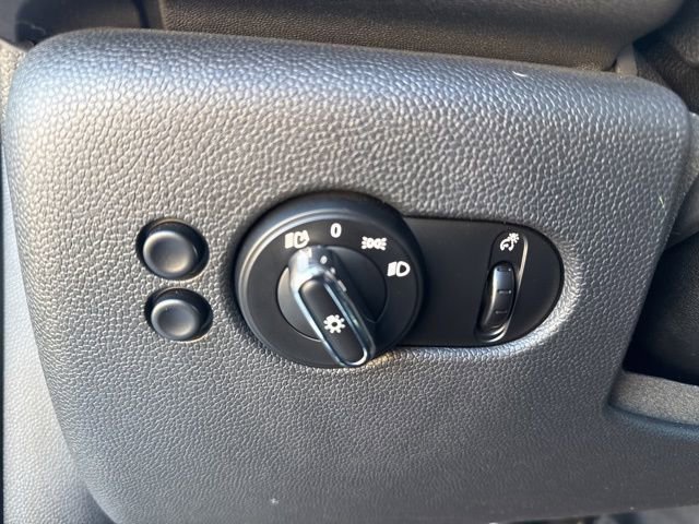 Used 2017 MINI Cooper 4-Door Hardtop image 40