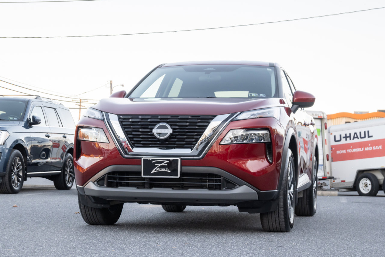 Used 2023 Nissan Rogue SV image 5