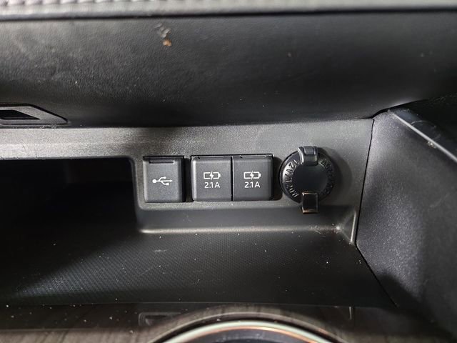 Used 2021 Toyota Highlander Limited FWD image 27