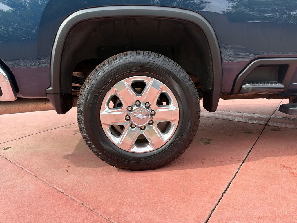 Used 2020 Chevrolet Silverado 2500 LTZ w/ LTZ Premium Package AWD/4WD image 36
