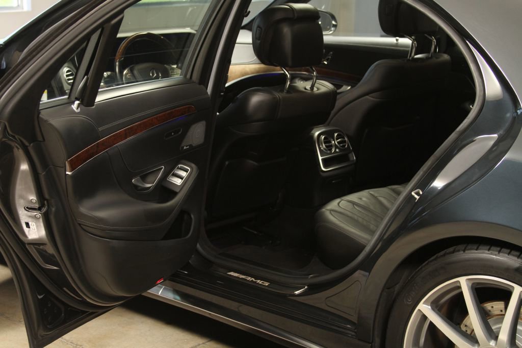 Used 2014 Mercedes-Benz S 63 AMG 4MATIC Sedan w/ Driver Assistance Package image 33