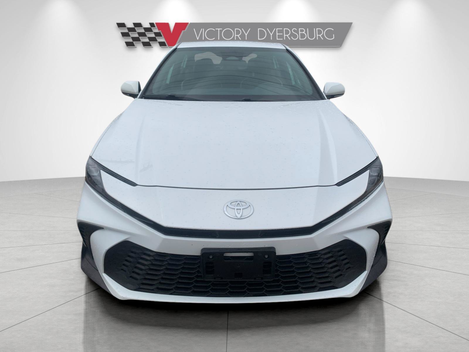 Used 2025 Toyota Camry SE FWD image 9