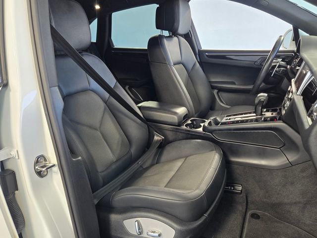 Used 2022 Porsche Macan S image 16