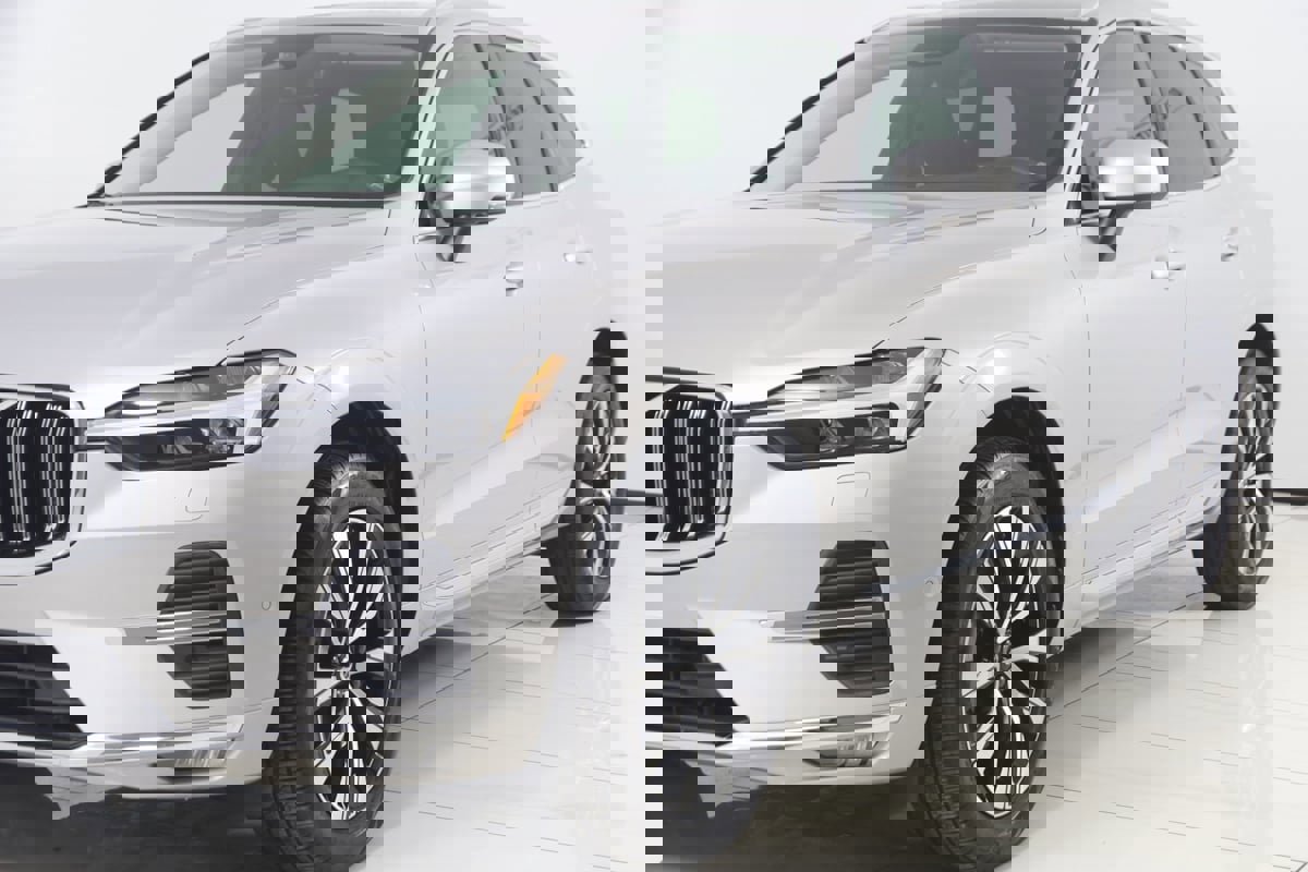 Used 2023 Volvo XC60 B5 Plus w/ Climate Package image 53