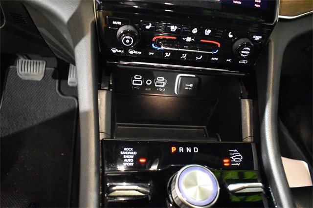 Used 2025 Jeep Grand Cherokee Summit image 24