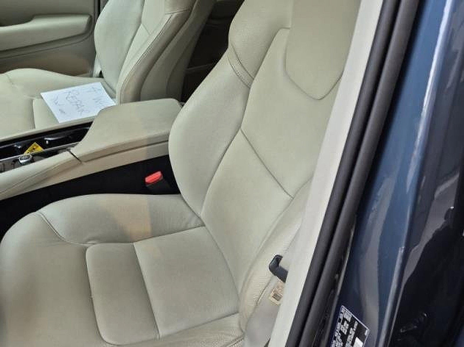 Certified 2023 Volvo XC90 B6 Plus w/ Protection Package Premier image 9