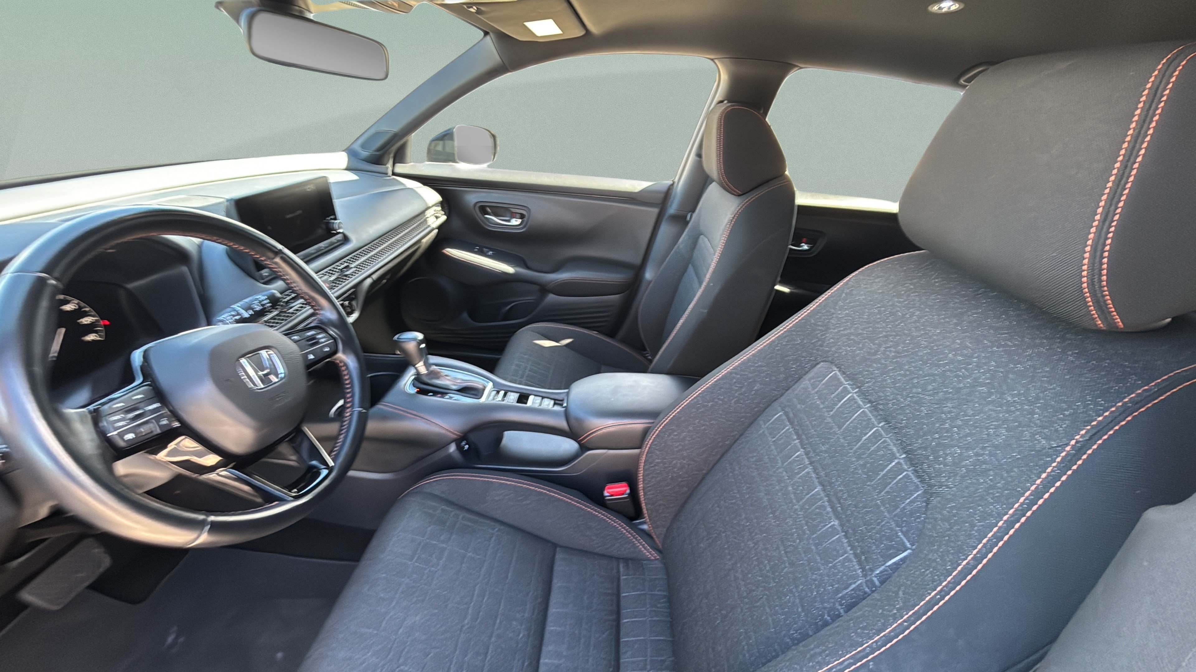 Used 2025 Honda HR-V Sport image 11