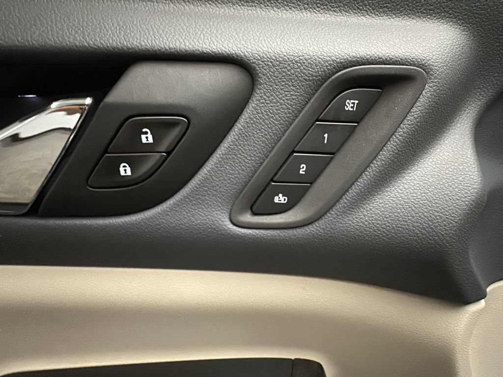 Used 2020 GMC Acadia Denali w/ LPO, 'HIT The Road' Package AWD/4WD image 14