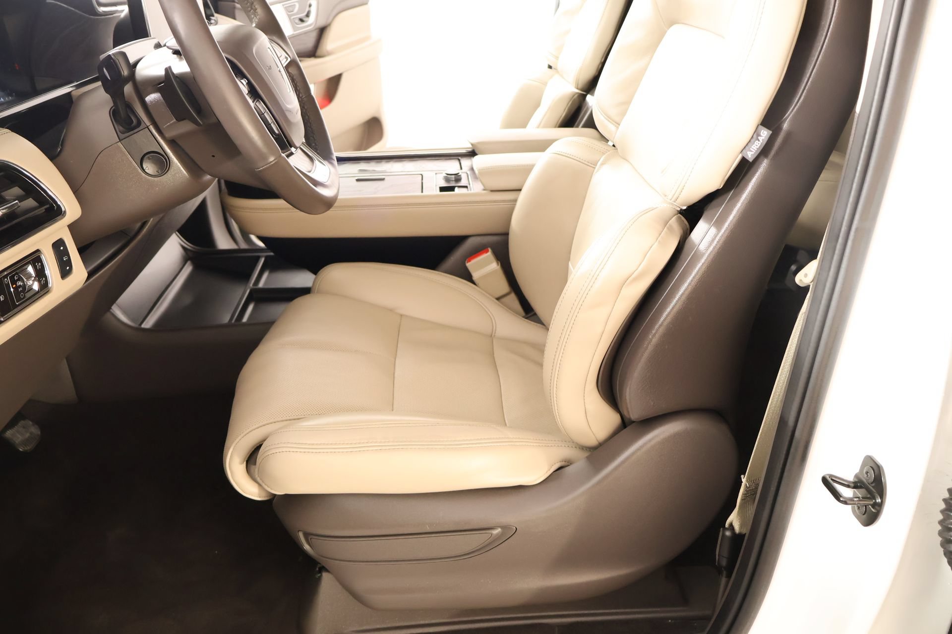 Used 2024 Lincoln Navigator Reserve AWD/4WD image 12