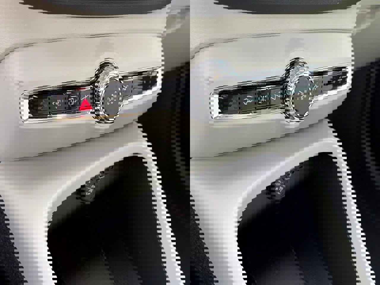 New 2026 Volvo XC40 B5 Plus w/ Protection Package Premier image 15