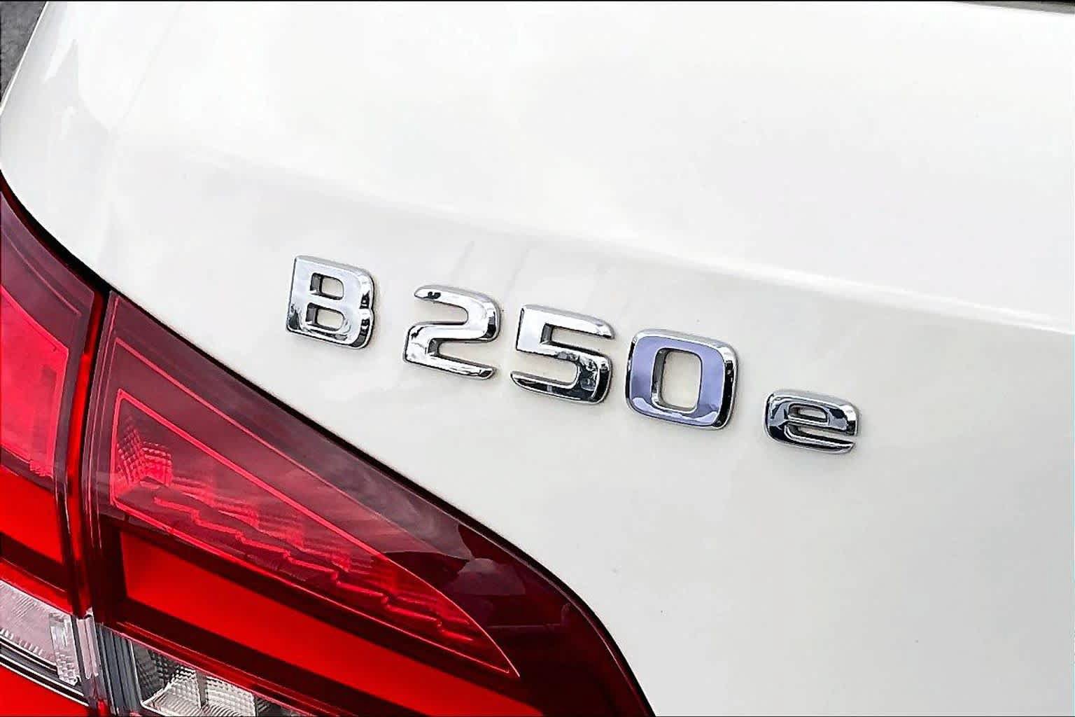 Used 2017 Mercedes-Benz B 250e image 25
