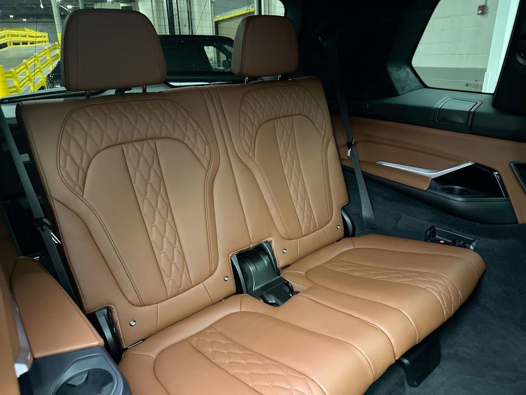 Used 2023 BMW X7 M60i w/ Executive Package image 8