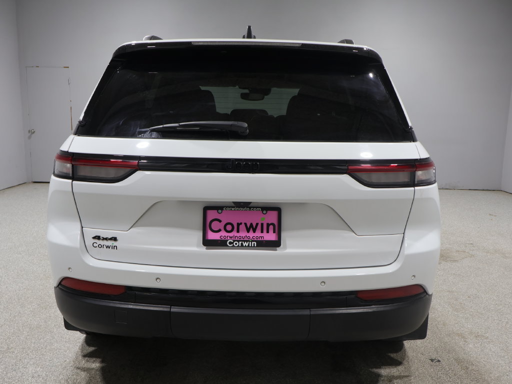 Certified 2024 Jeep Grand Cherokee Altitude AWD/4WD image 4