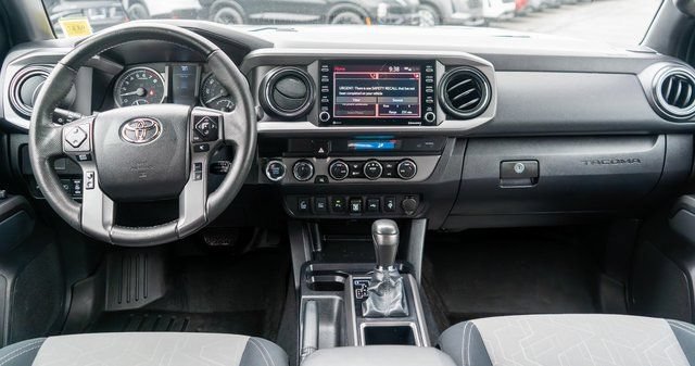 Used 2022 Toyota Tacoma TRD Off-Road w/ Technology Package AWD/4WD image 14