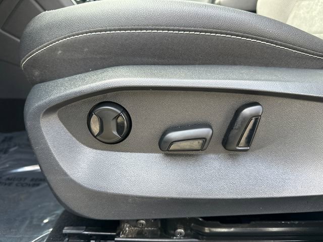 Used 2024 Volkswagen Taos SE image 31