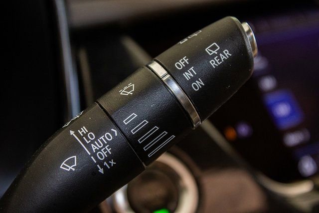 Used 2022 Cadillac XT6 Premium Luxury image 30