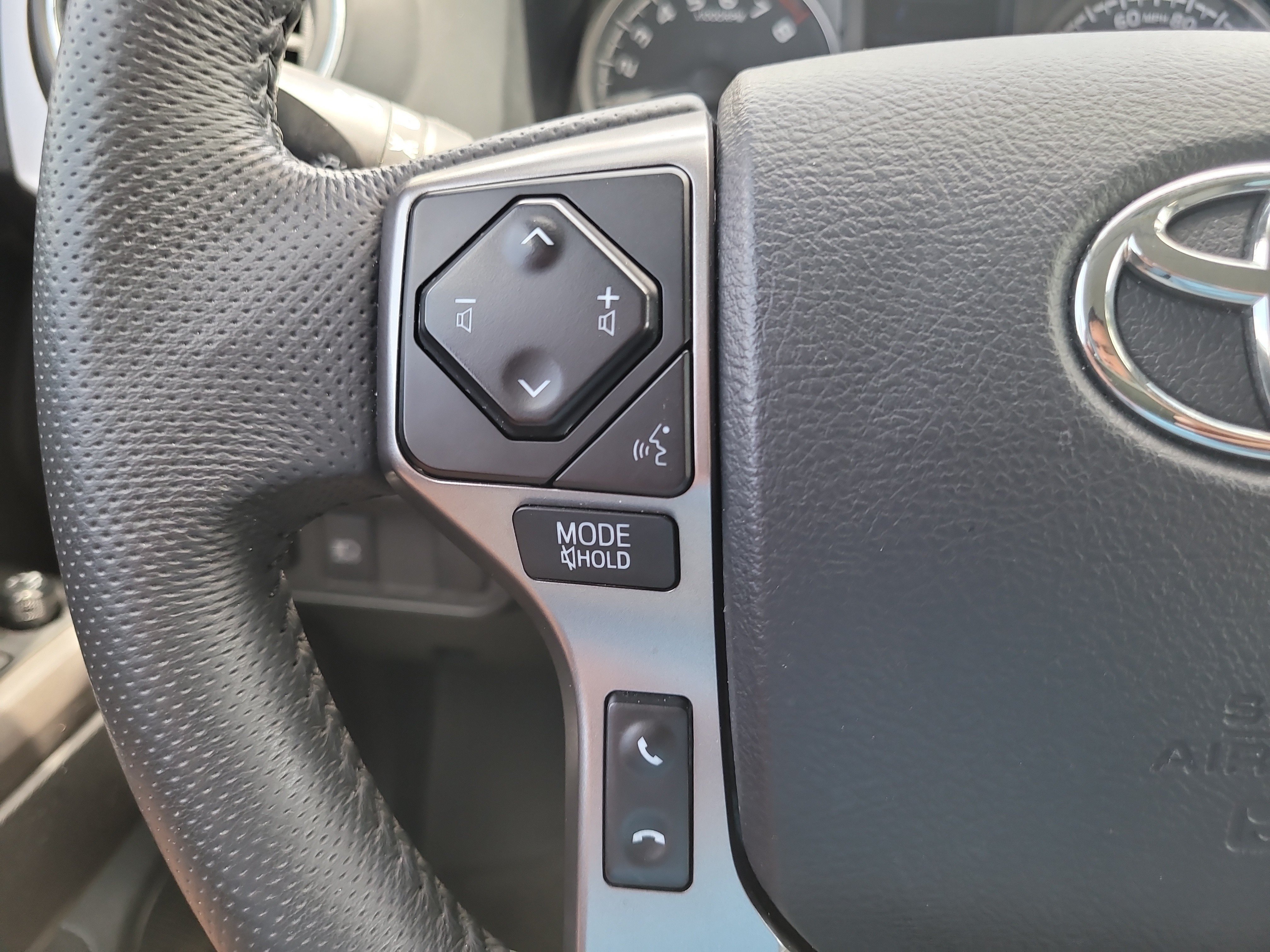 Used 2023 Toyota Tacoma SR5 AWD/4WD image 29