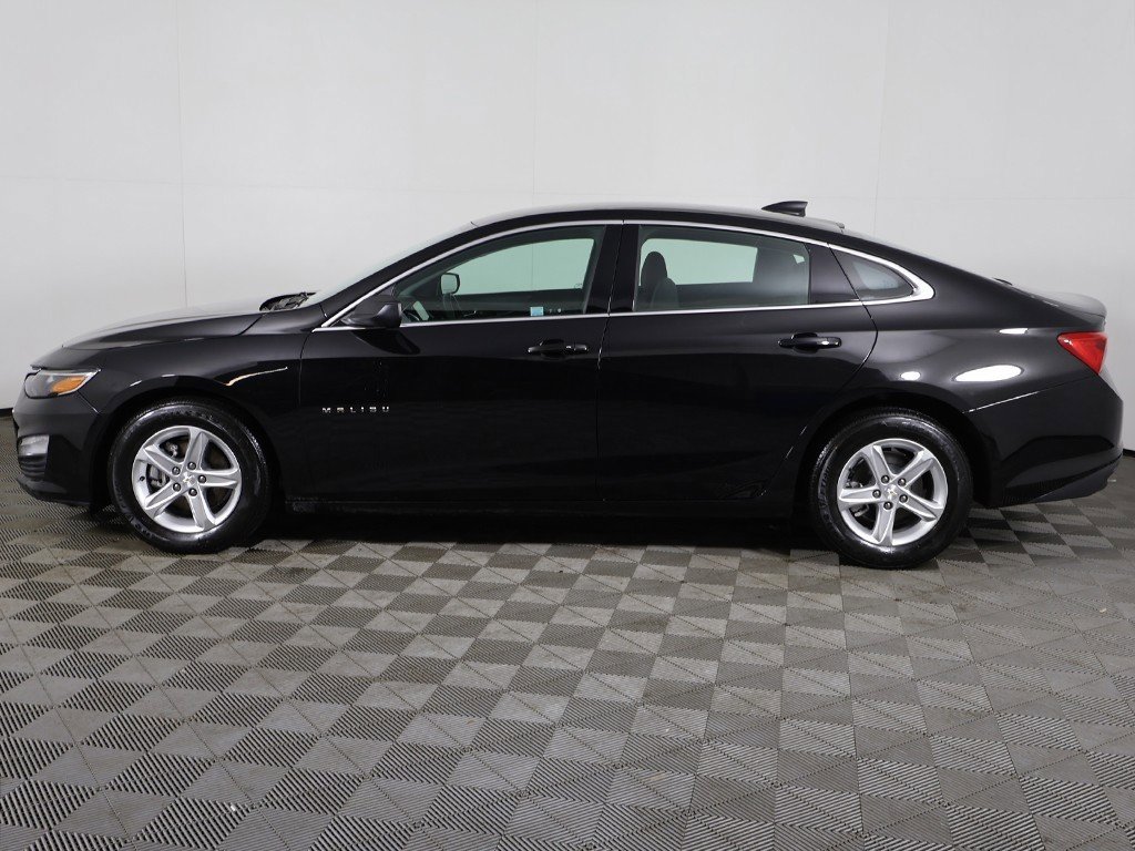 Used 2025 Chevrolet Malibu LS image 14