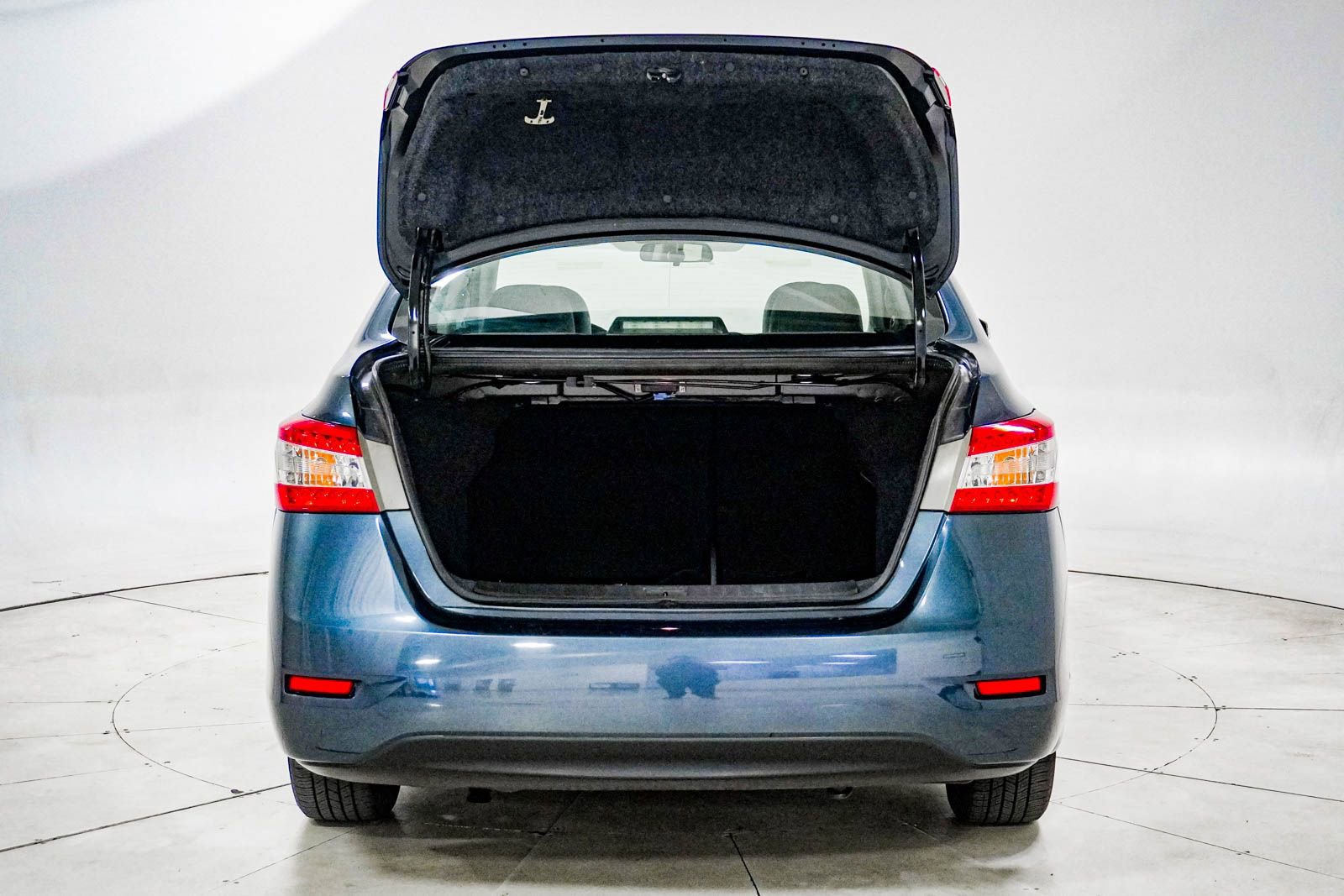 Used 2013 Nissan Sentra SL w/ Leather Pkg image 8