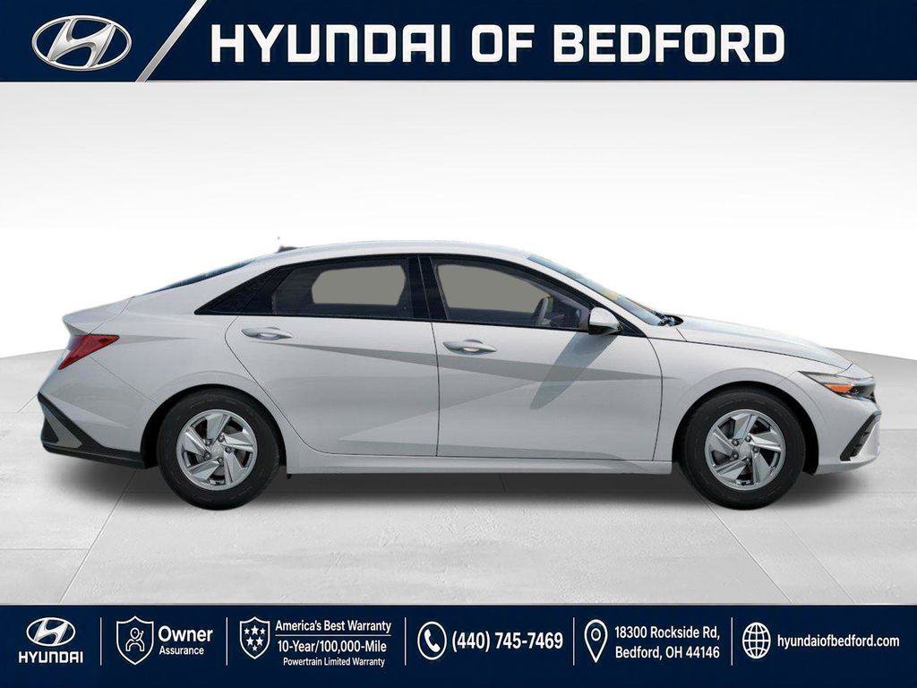 New 2026 Hyundai Elantra SE FWD image 8