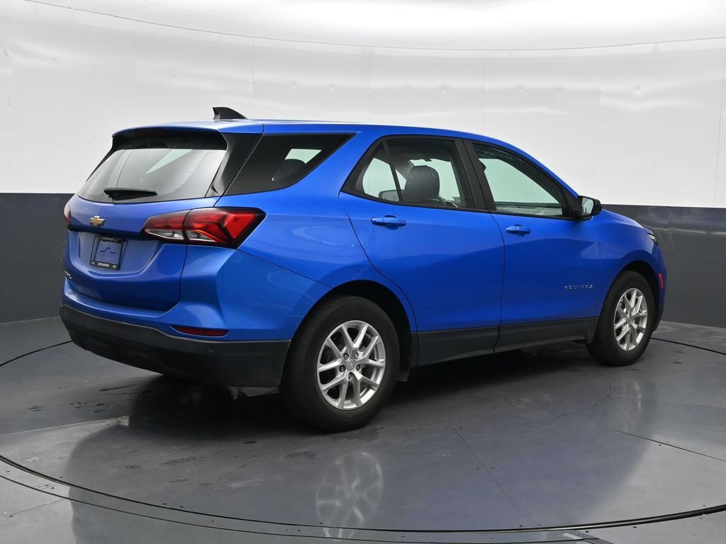 Used 2024 Chevrolet Equinox LS w/ Driver Confidence II Package FWD image 5