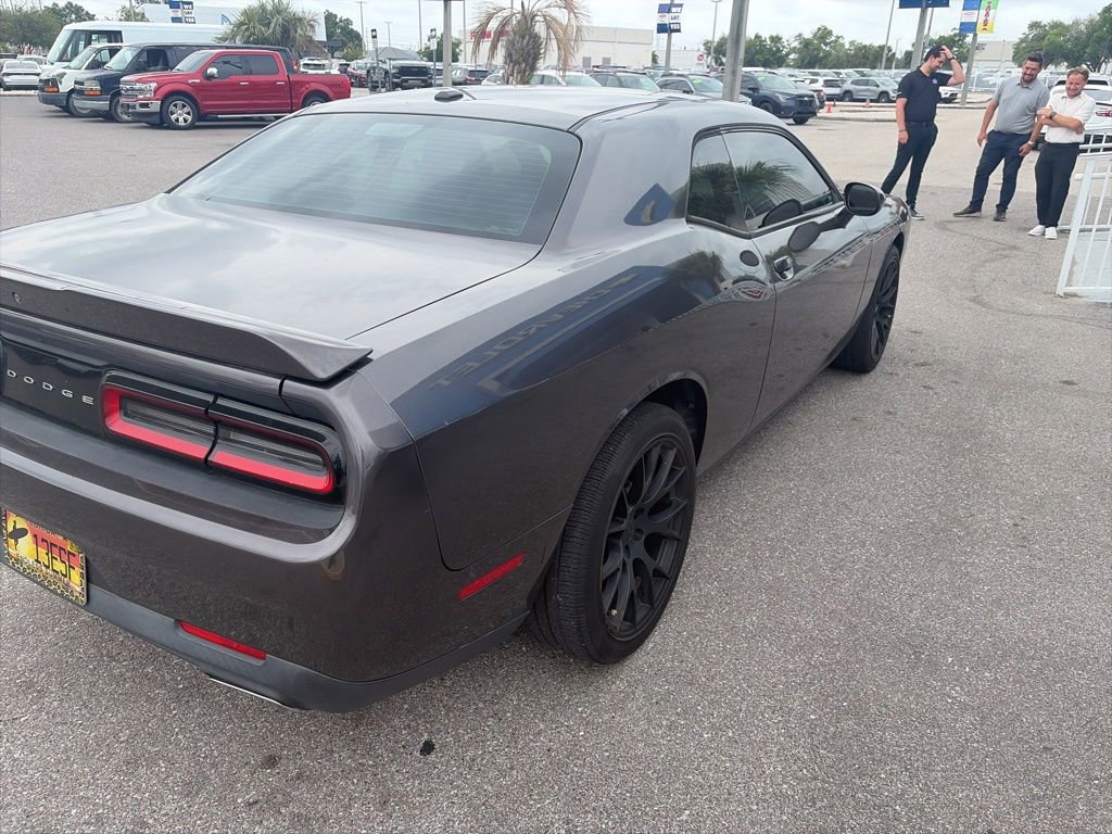 Used 2018 Dodge Challenger SXT RWD image 7