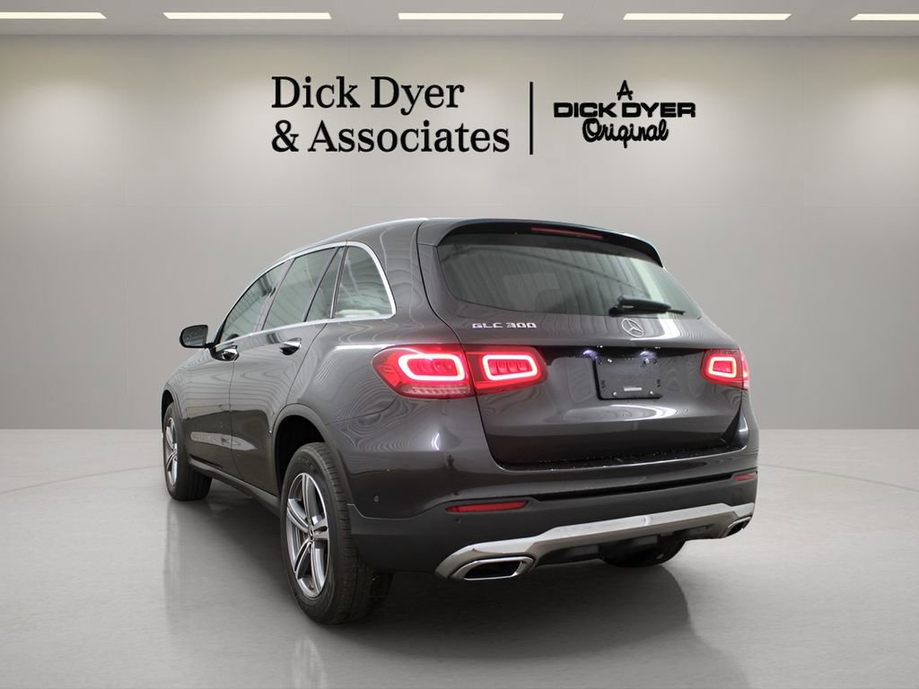 Used 2021 Mercedes-Benz GLC 300 image 4