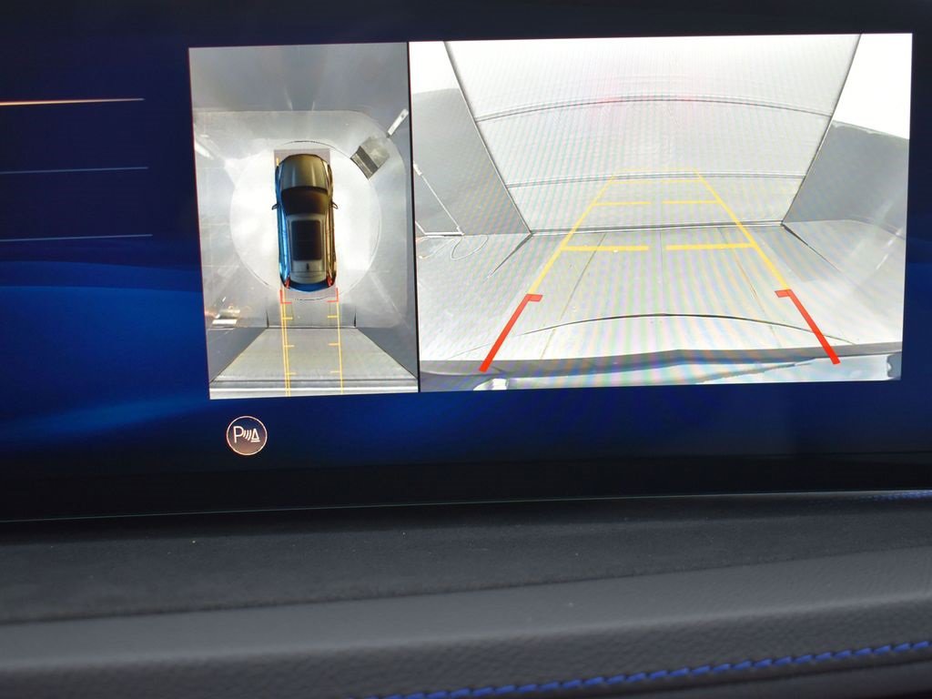 Certified 2025 Cadillac XT4 Sport image 19