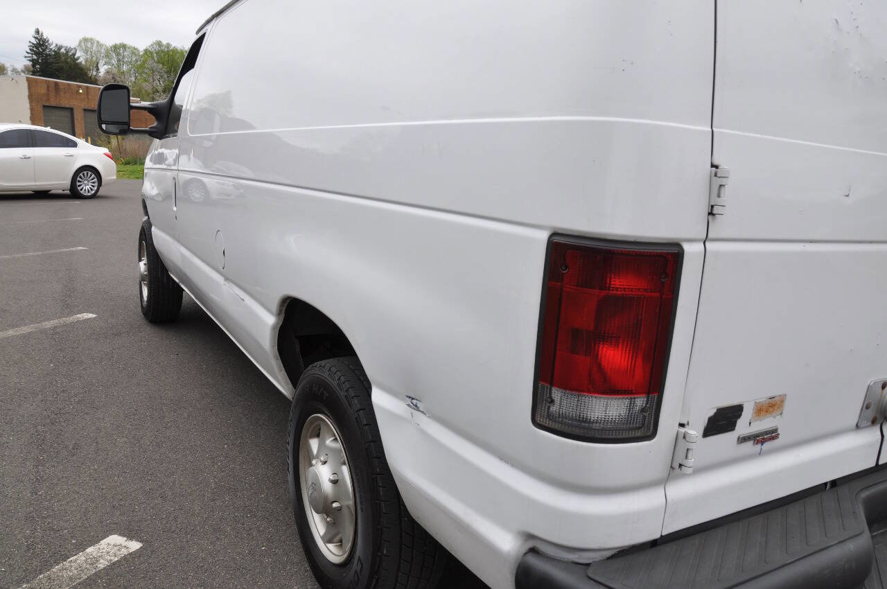 Used 2012 Ford E-250 and Econoline 250 w/ Commercial Cargo Van Pkg image 11