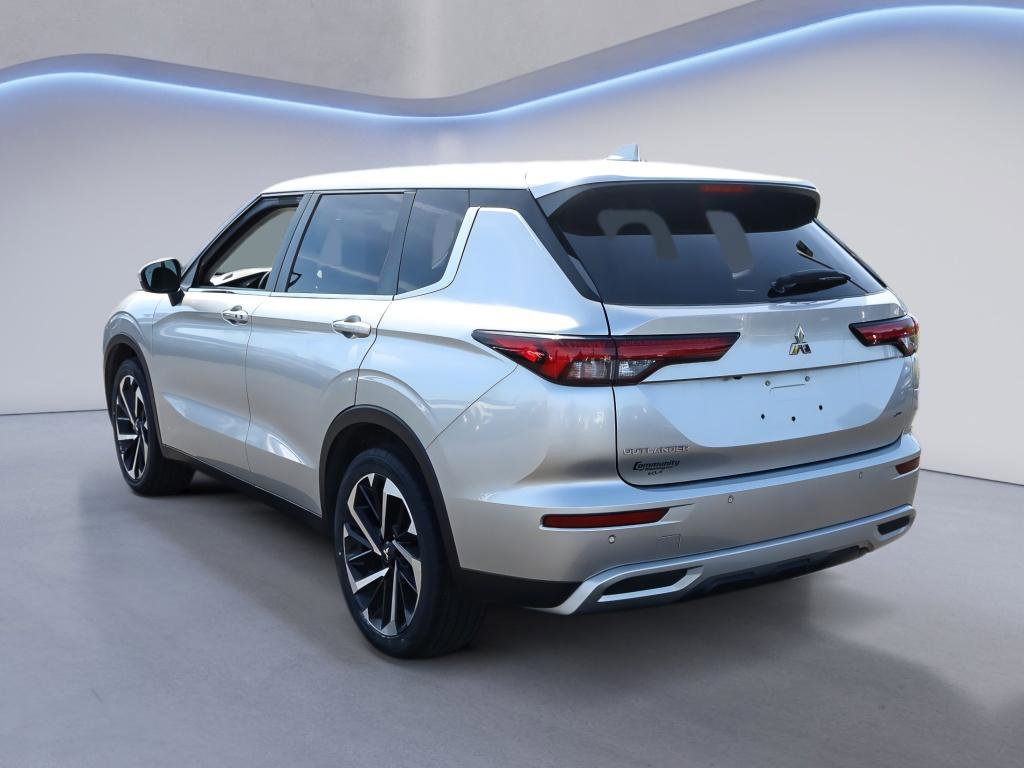 Used 2022 Mitsubishi Outlander SE AWD/4WD image 5