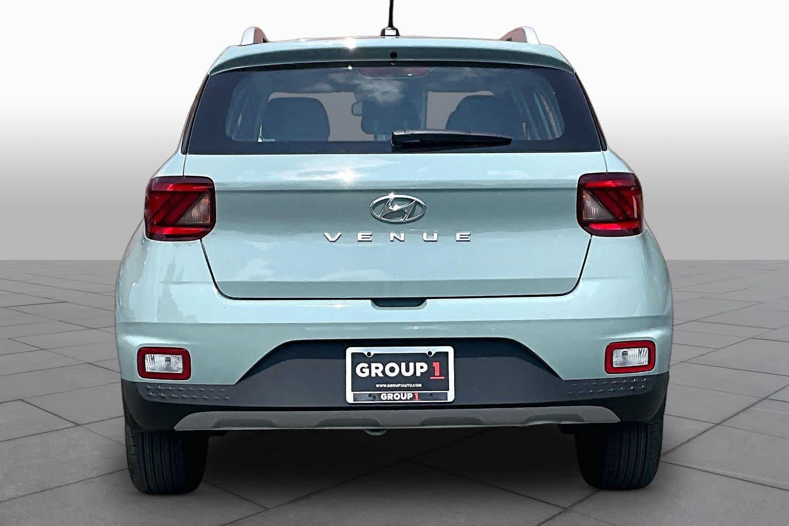 New 2026 Hyundai Venue SEL FWD image 4