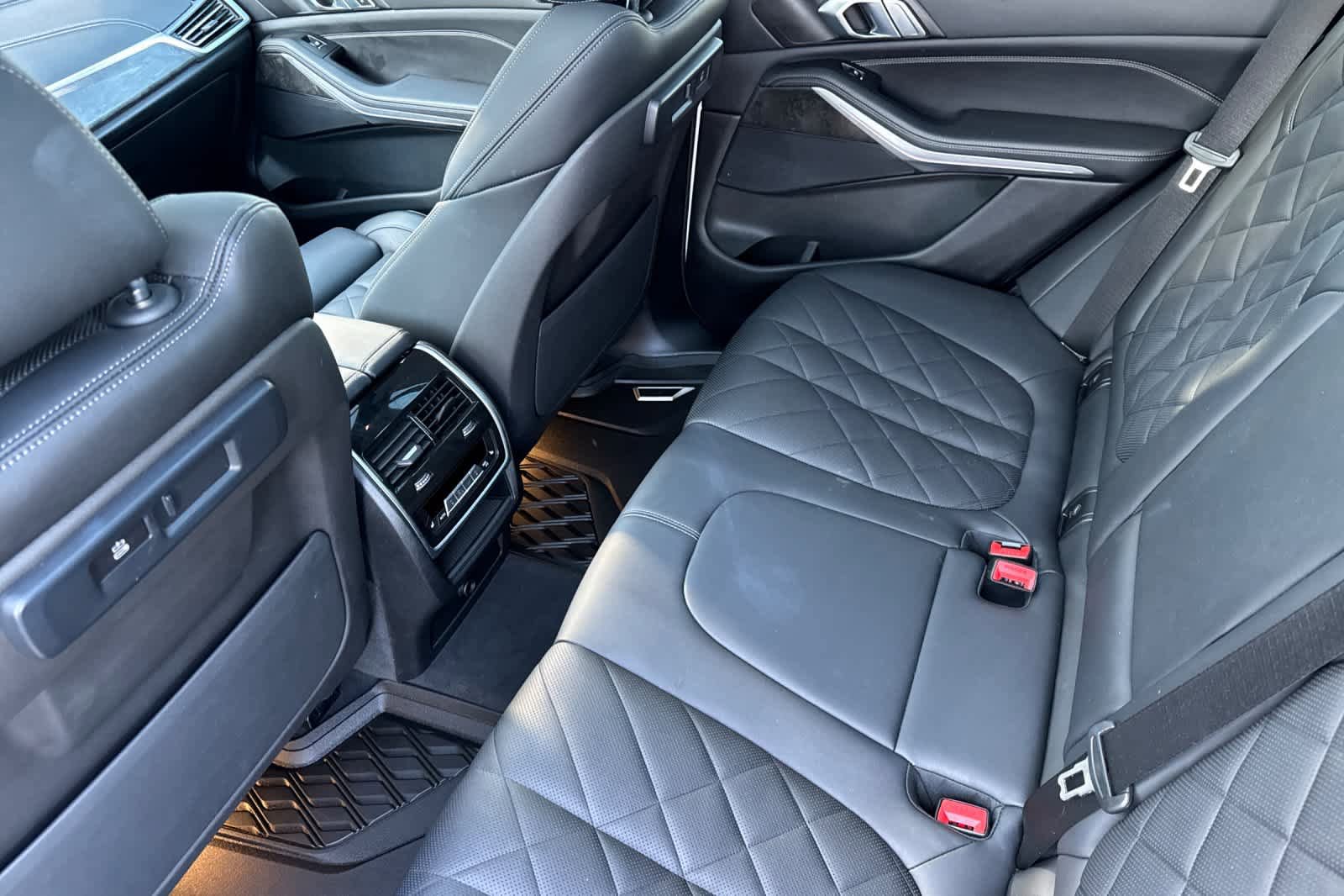 Used 2023 BMW X5 xDrive40i w/ Premium Package image 4