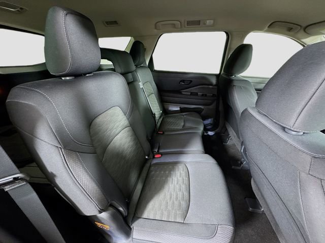 Used 2024 Nissan Pathfinder S image 28