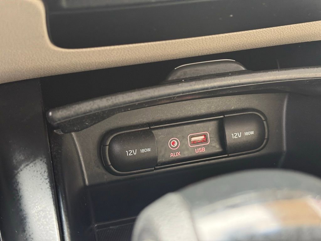 Used 2017 Kia Sorento LX image 19