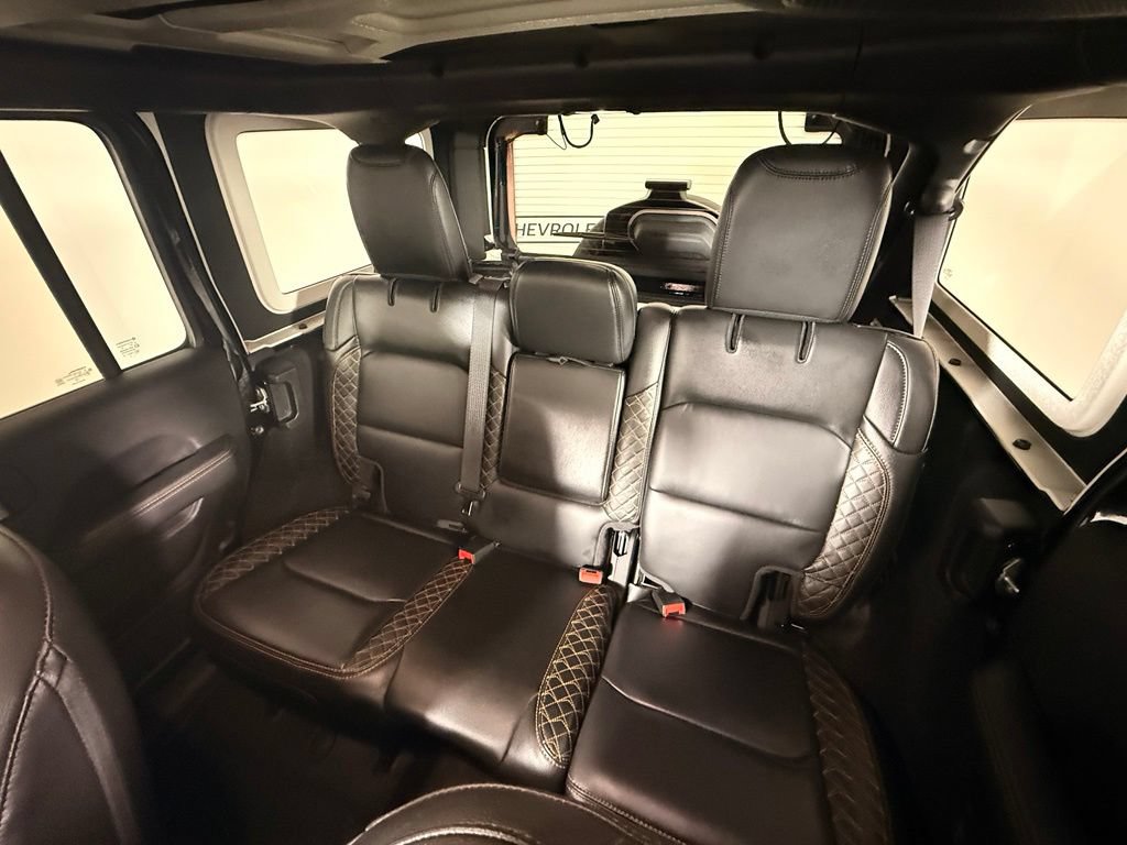 Used 2022 Jeep Wrangler Unlimited Sahara AWD/4WD image 53