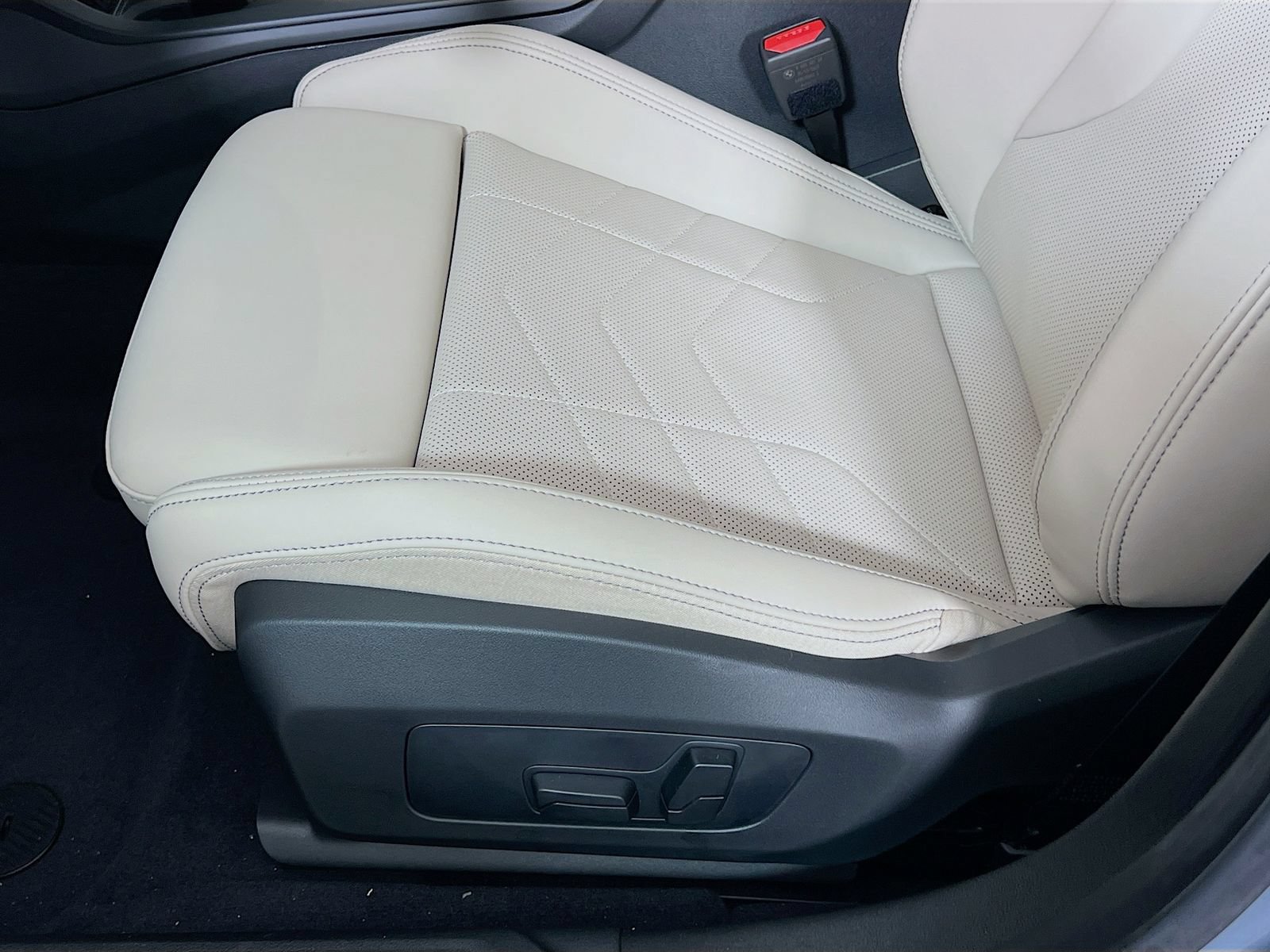 New 2025 BMW 228i xDrive w/ Premium Package AWD/4WD image 22