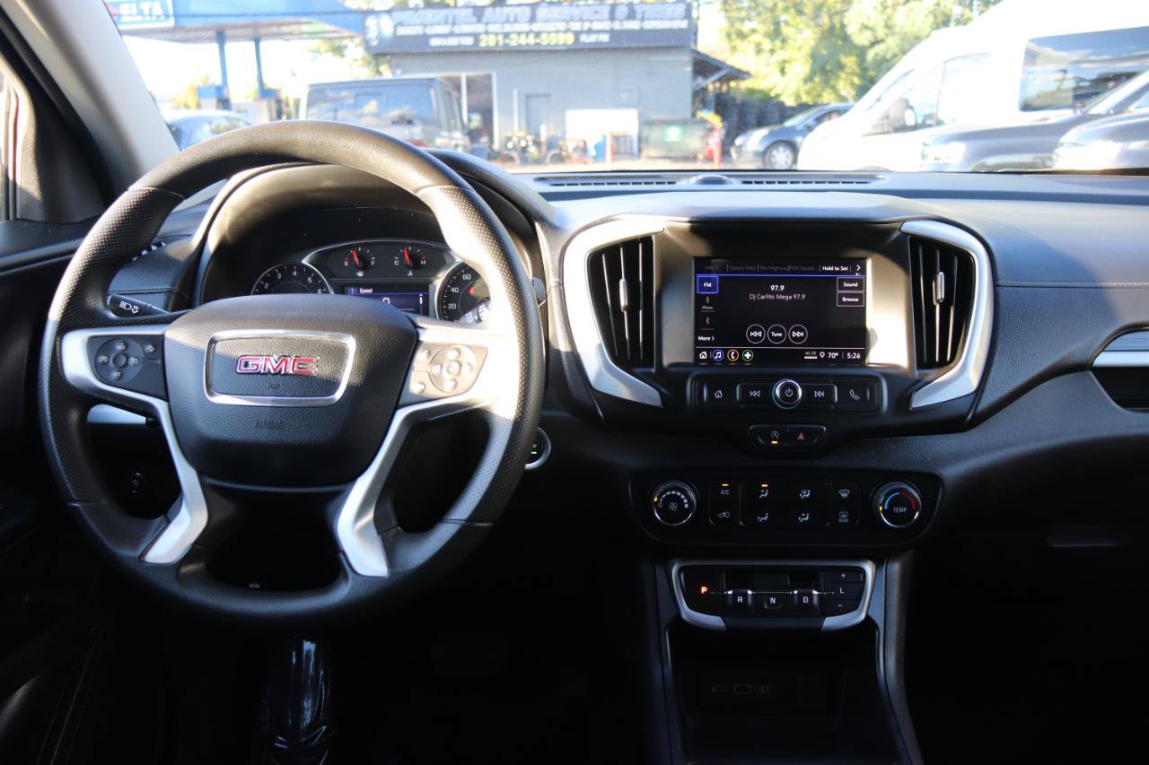 Used 2024 GMC Terrain SLE AWD/4WD image 17