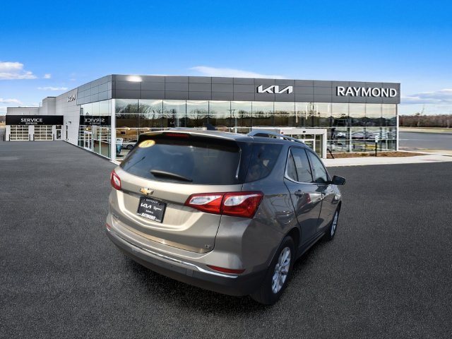 Certified 2018 Chevrolet Equinox LT w/ Sun & Infotainment Package FWD image 3