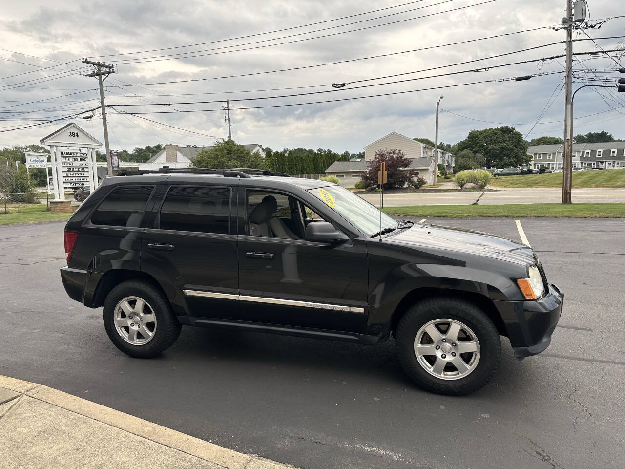 Used 2010 Jeep Grand Cherokee Laredo w/ Popular Equipment Group AWD/4WD image 5
