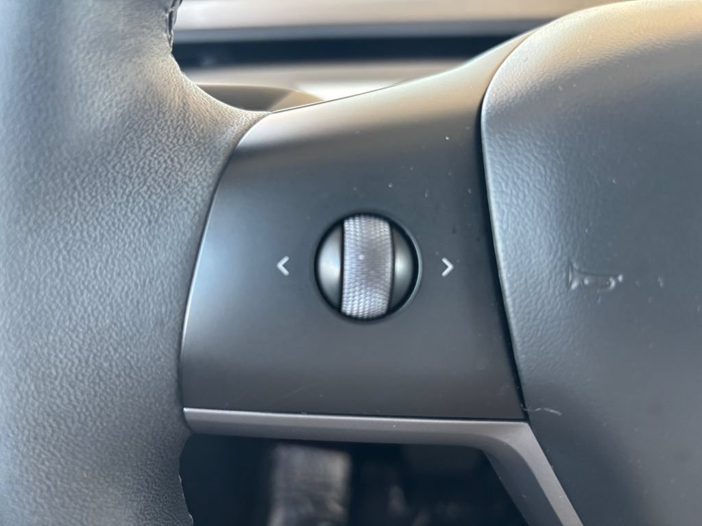 Used 2023 Tesla Model Y Long Range AWD/4WD image 11