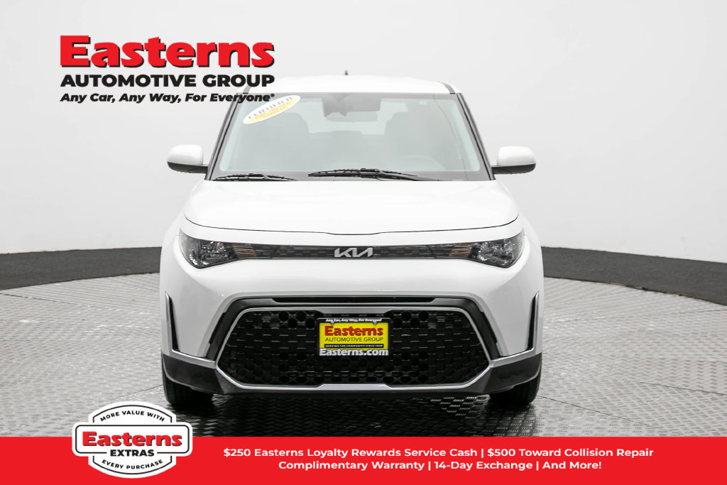 Used 2023 Kia Soul LX FWD image 3